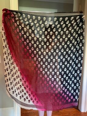 Alexander McQueen Black & Red Sheer Skull-Print Smarf